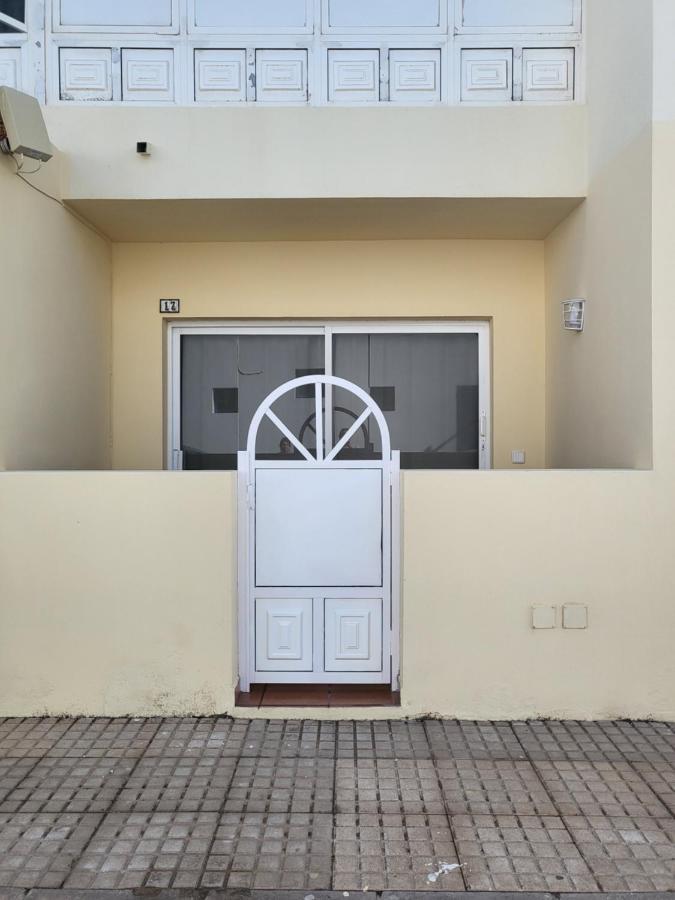 Flor De Famara Apartment ภายนอก รูปภาพ
